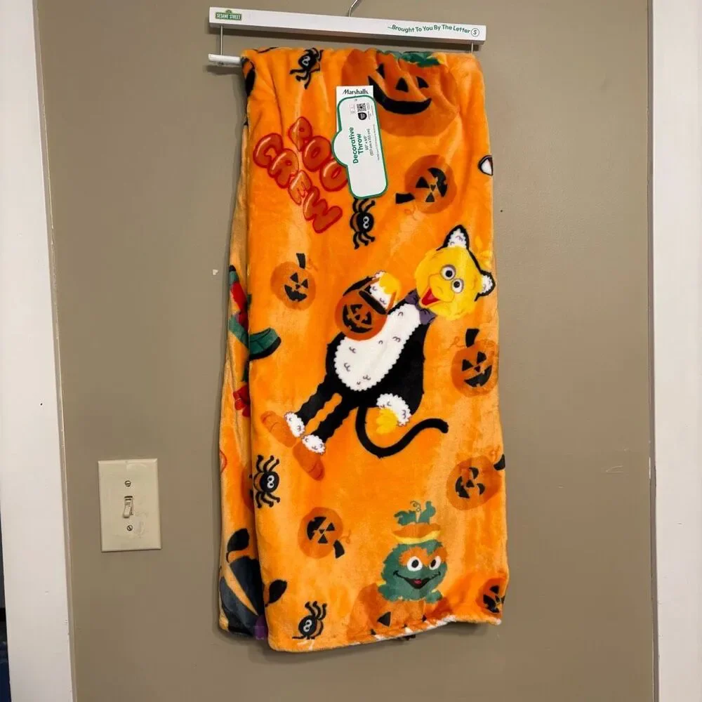 Sesame Street Halloween 50x60” Throw Blanket Elmo Cookie Monster Big Bird NWT